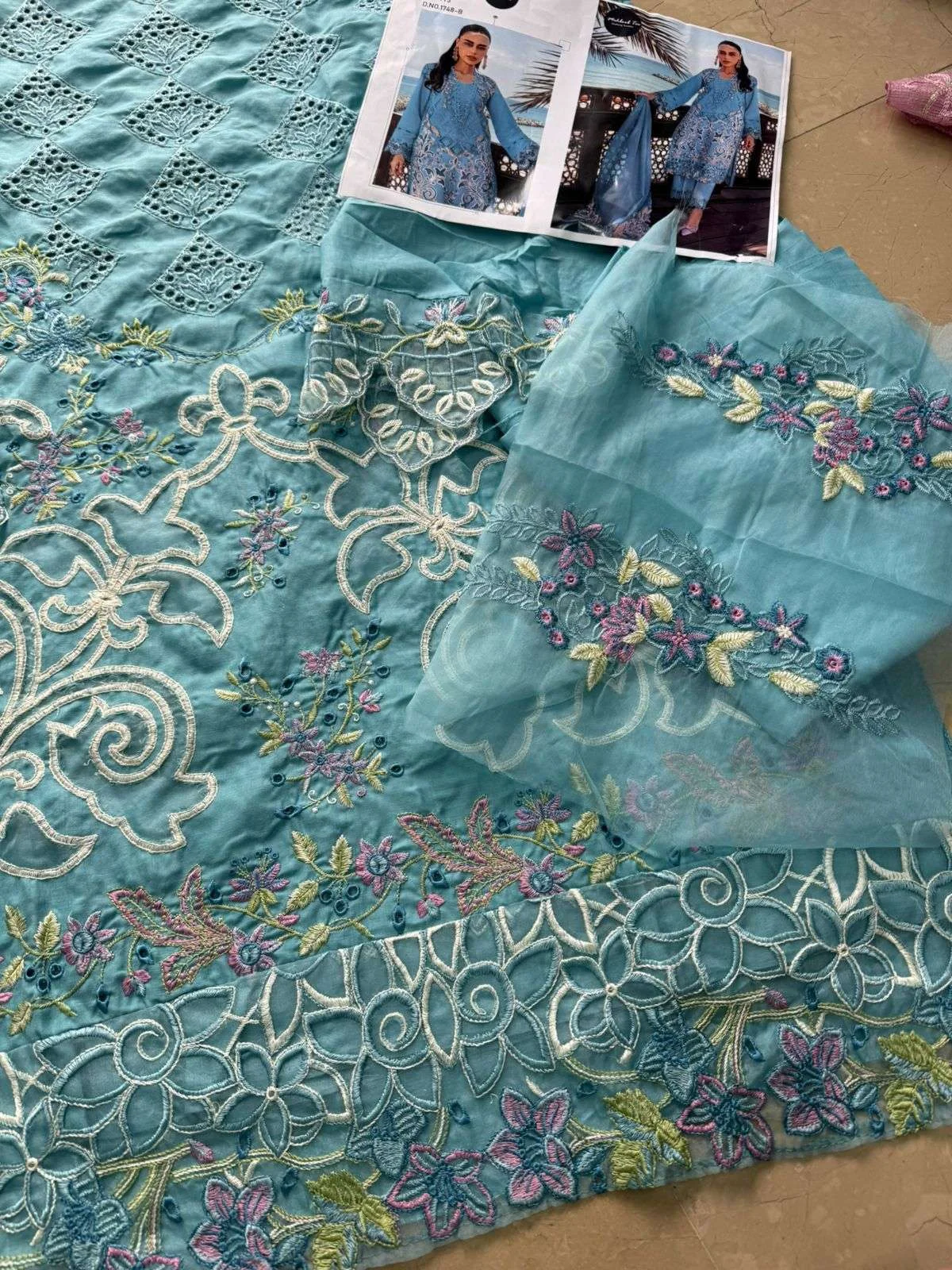 Mehboob Tex Design No - 1748 Ab