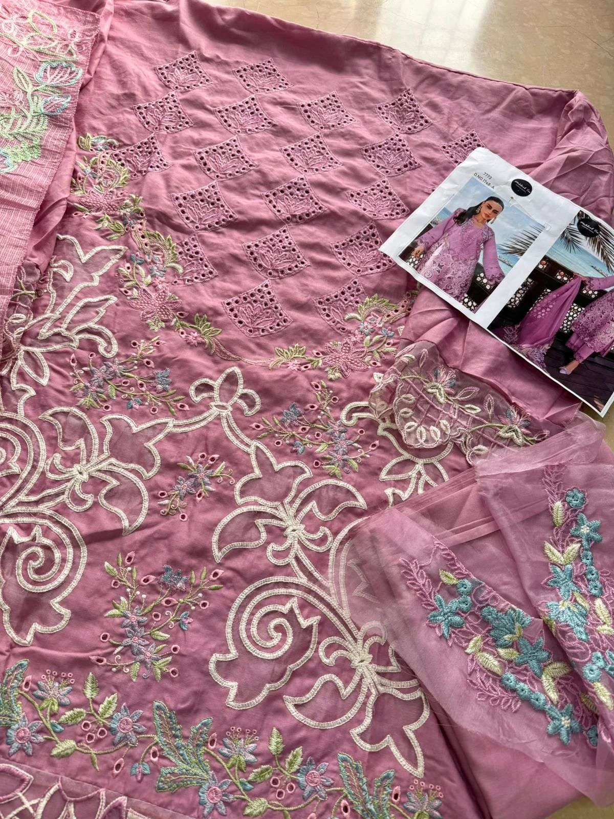 Mehboob Tex Design No - 1748 Ab