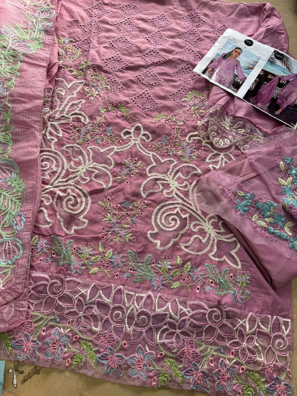 Mehboob Tex Design No - 1748 Ab