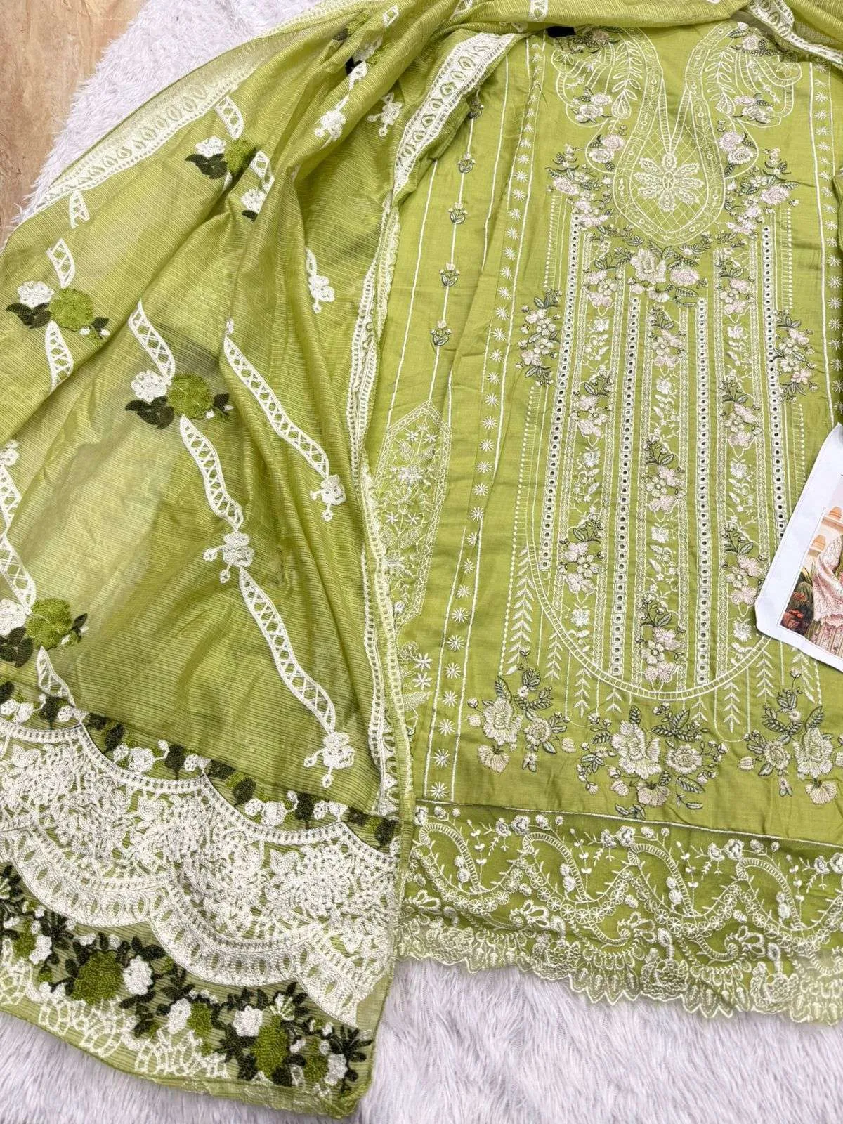 Mehboob Tex Design No - 1772