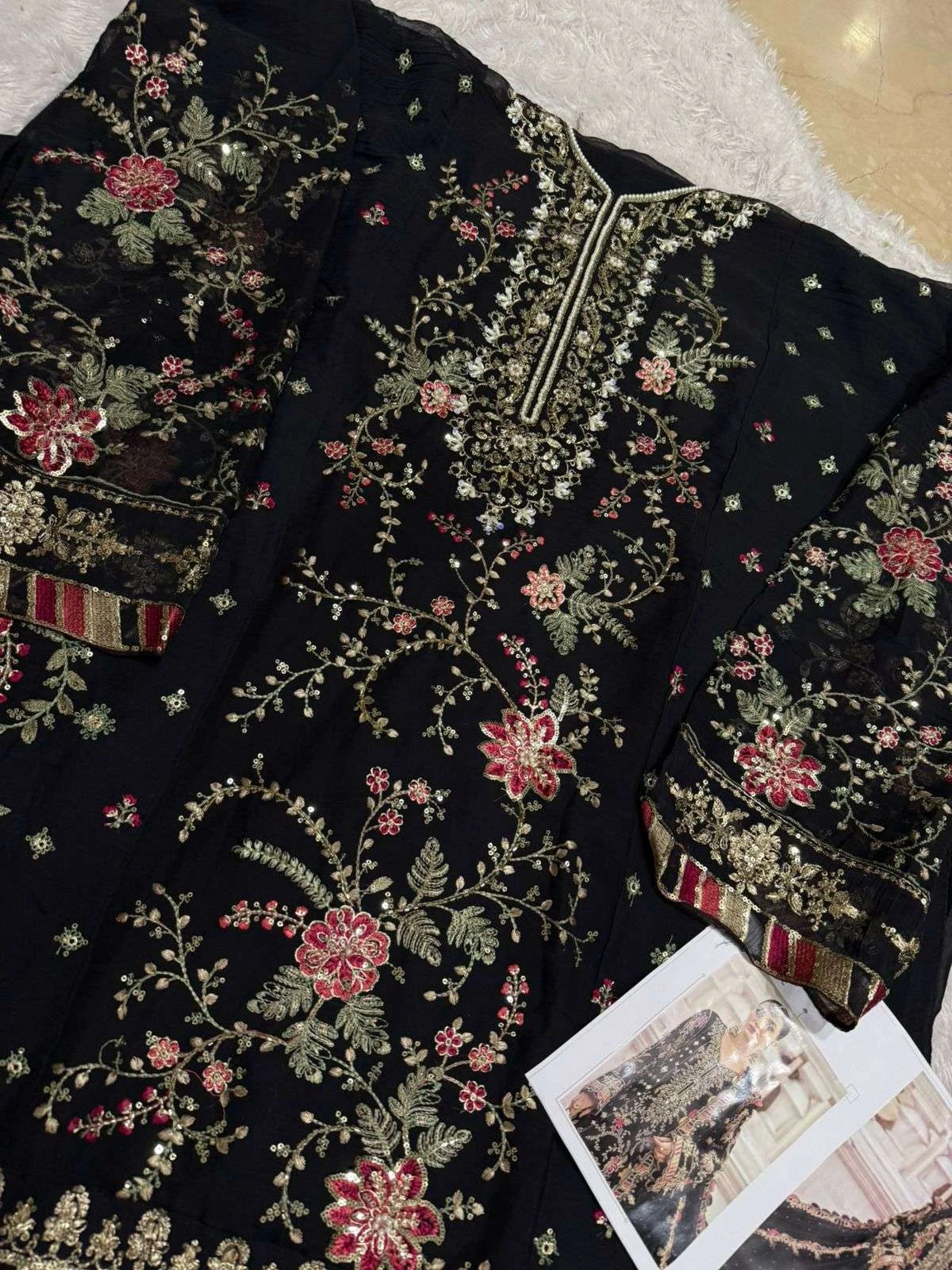 Mehboob Tex Design No - 1828