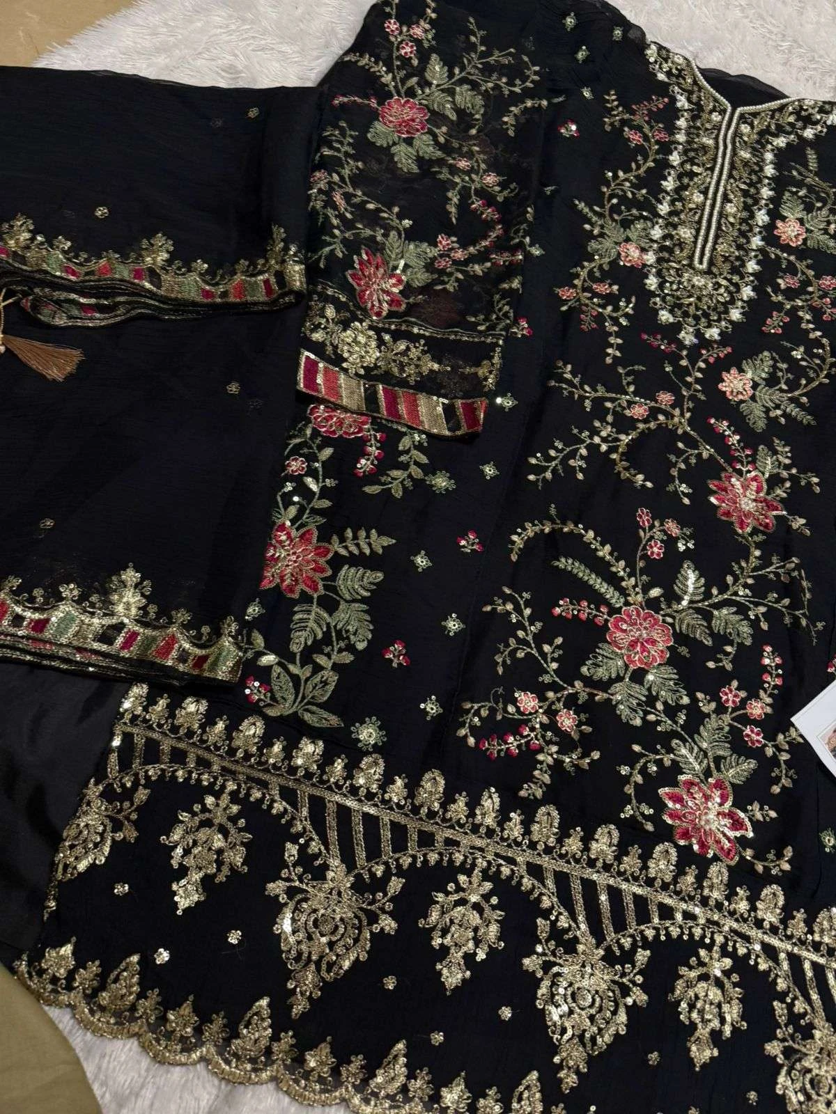 Mehboob Tex Design No - 1828