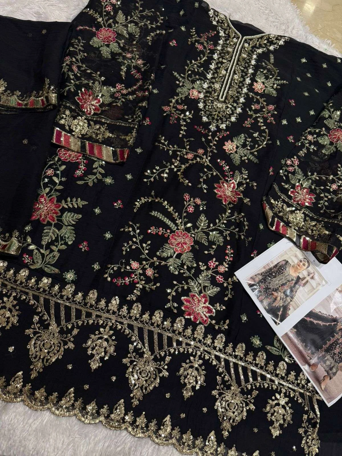 Mehboob Tex Design No - 1828