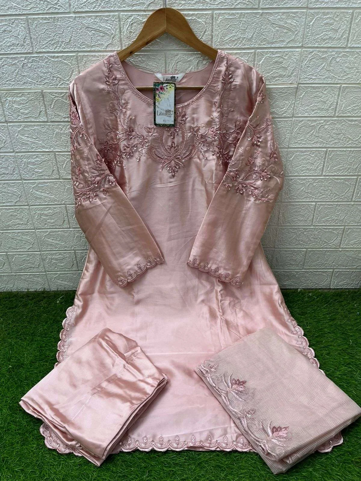 Laxuria Trendz D No 1587