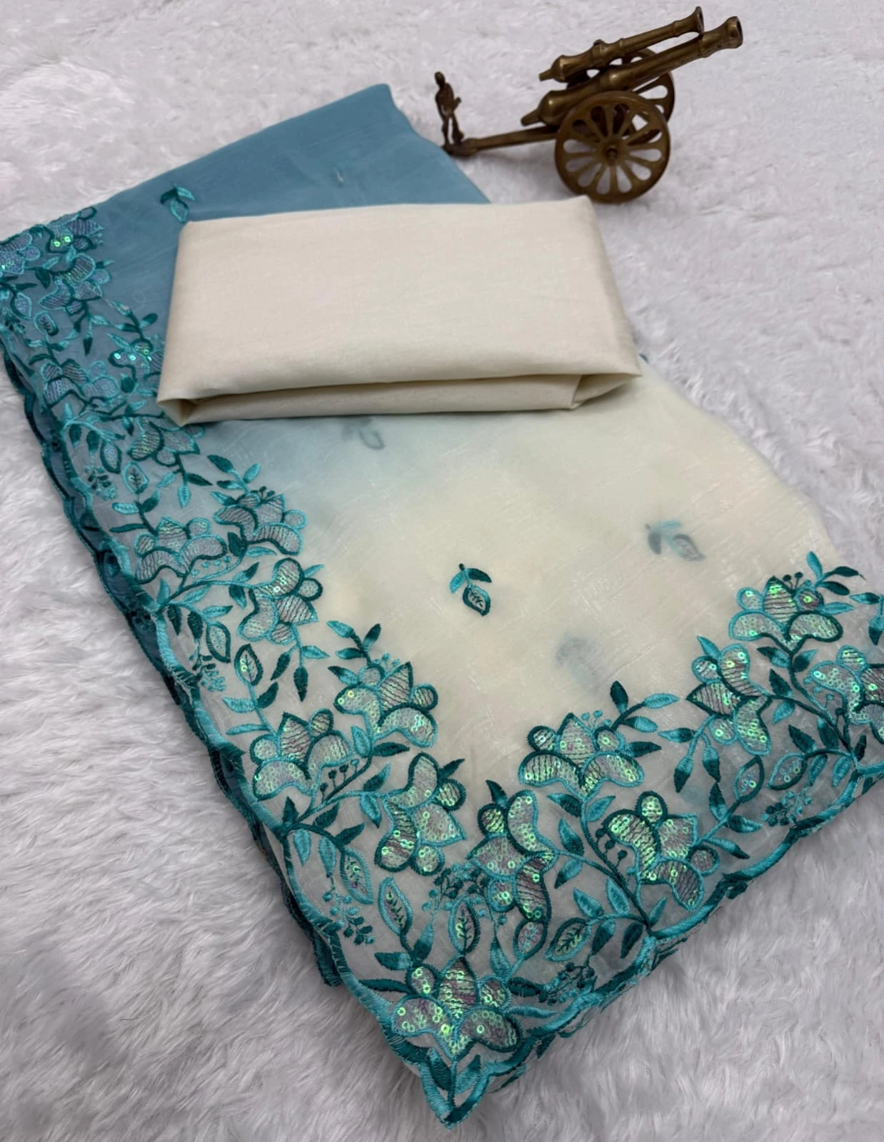 Vt 816 T Premium Crunchy Padding Embroidered Saree Collection