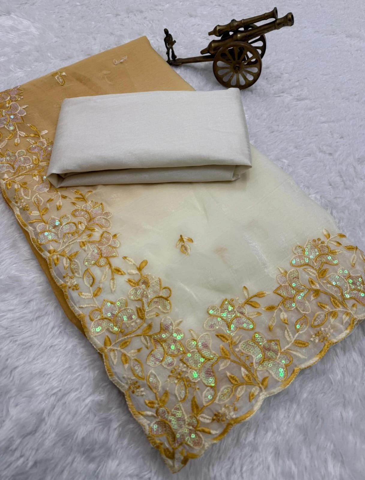 Vt 816 T Premium Crunchy Padding Embroidered Saree Collection