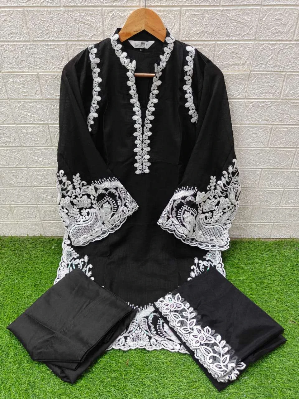 Laxuria Trendz D No 1588