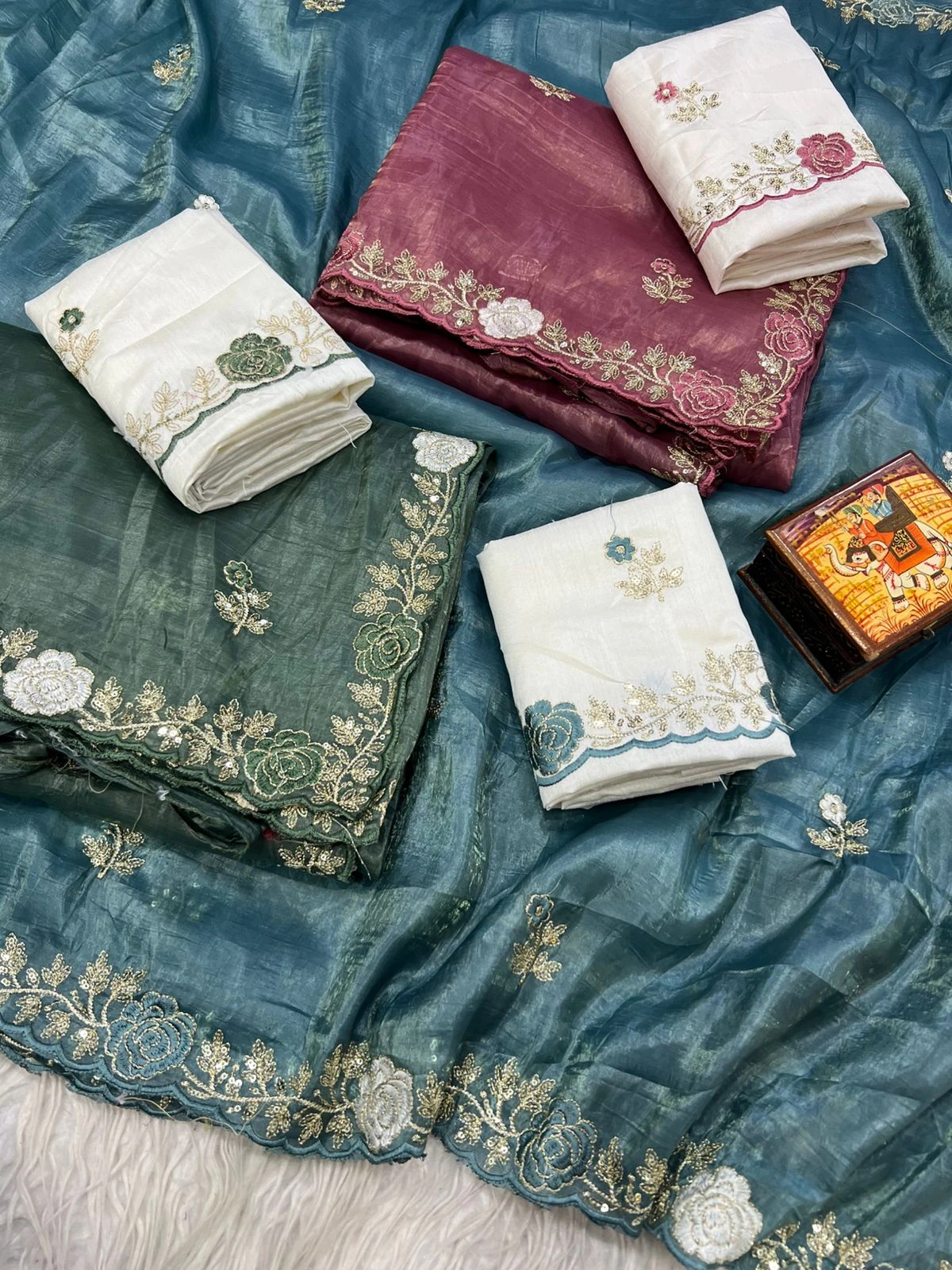 Vt 811 T Gold Crush Embroidery with Multi Threaded Designer Saree Collection