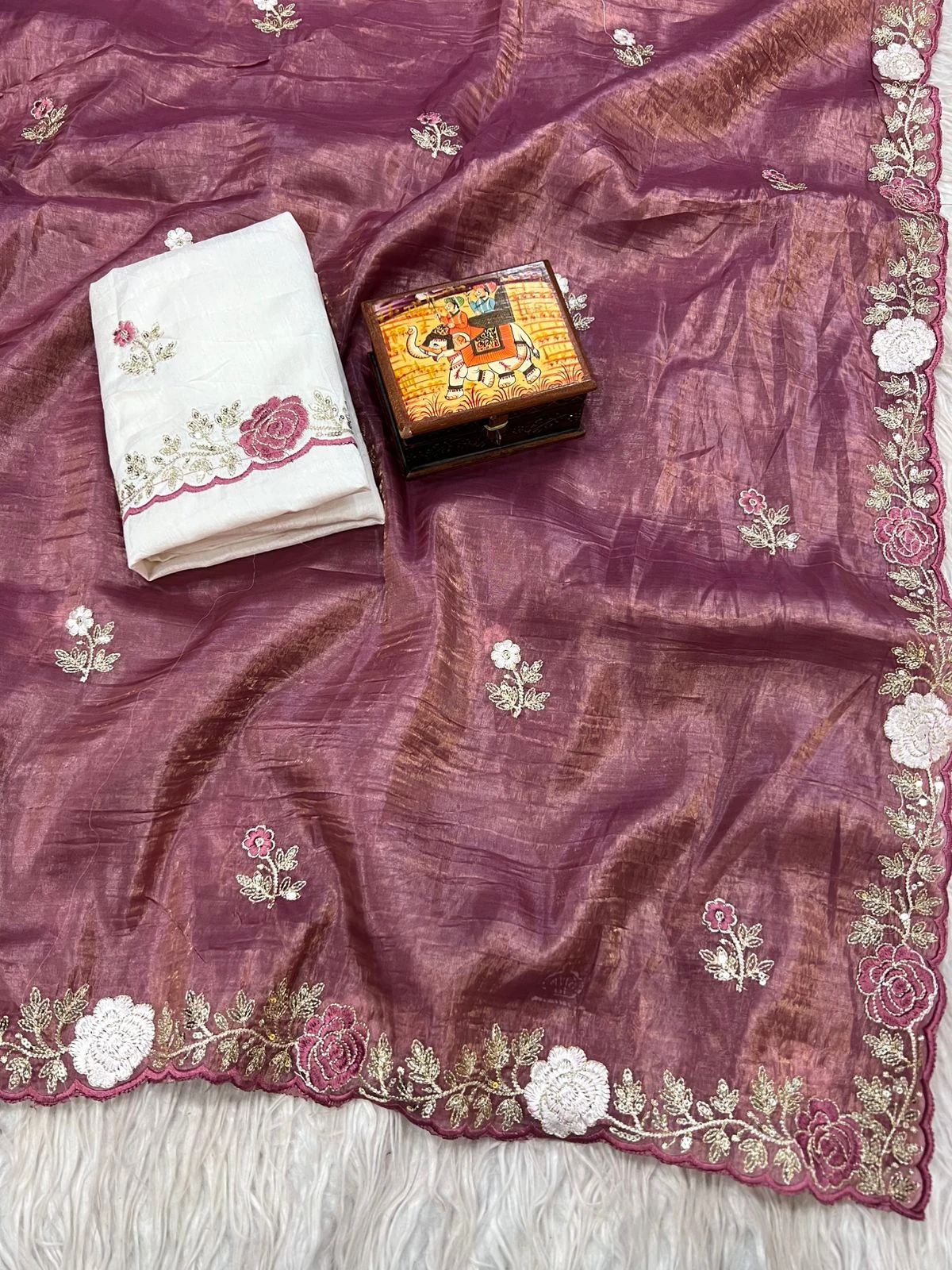 Vt 811 T Gold Crush Embroidery with Multi Threaded Designer Saree Collection